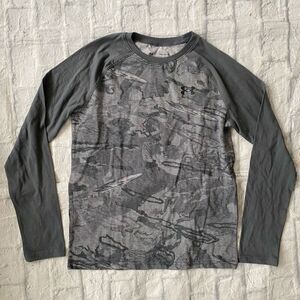 Under armour youth boys L Longsleeve Crewneck camo grey shirt